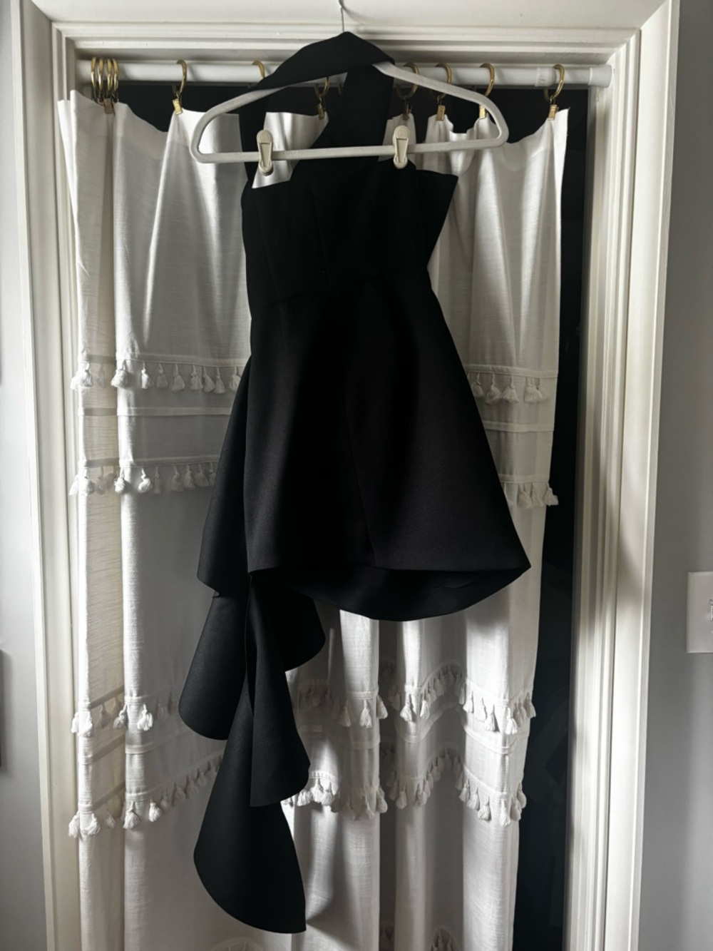 Elliatt Black One-Shoulder Asymmetric Mini Dress - Picture 3 of 4